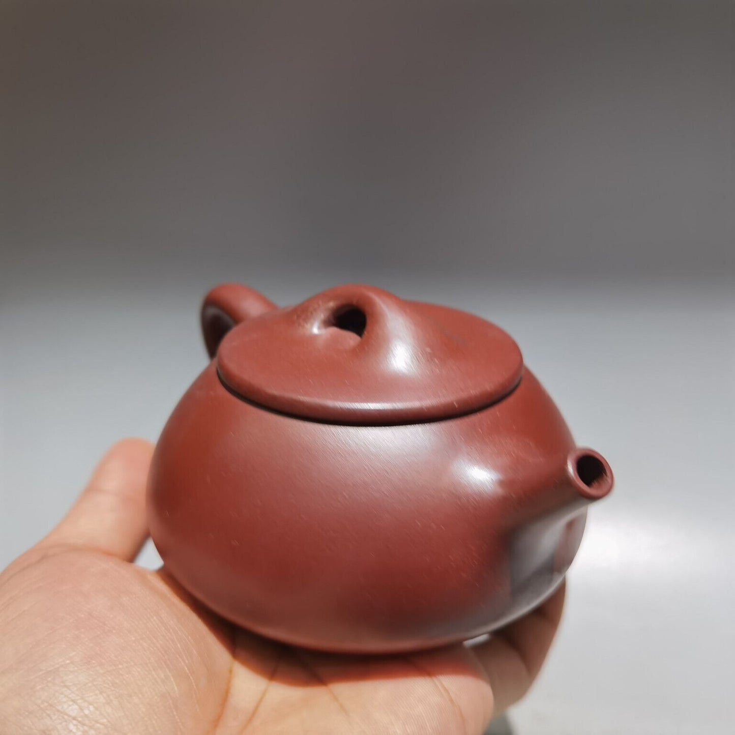 Chinese Yixing Zisha Clay Handmade Exquisite Teapot （石瓢壶 底款：顾景舟 )