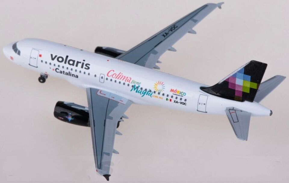 1:400 Aeroclassics Volaris AIRBUS A319 Passenger Airplane Diecast Aircraft Model
