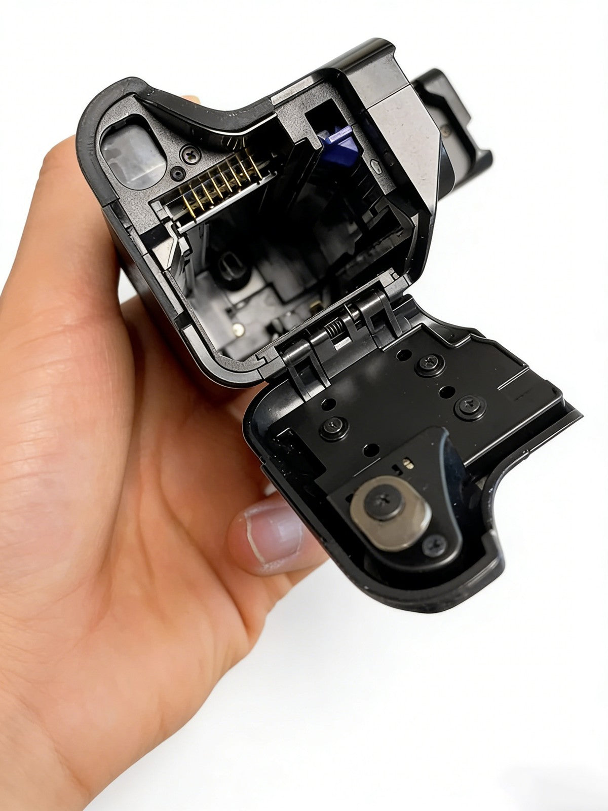 Sony VG-C1EM Vertical Grip for α7/α7R/α7S – Dual NP-W50, Portrait Shooting
