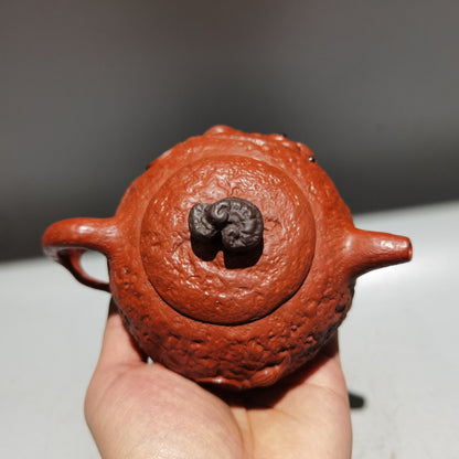 Chinese Yixing Zisha Clay Handmade Exquisite Teapot （招财进宝 底款：徐建明)