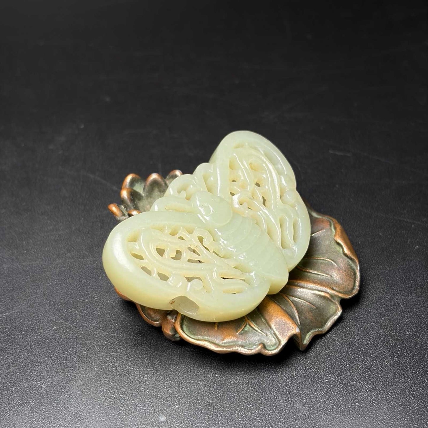 Chinese Natural Hetian Jade Hand-carved Exquisite Butterfly Pendant 31261