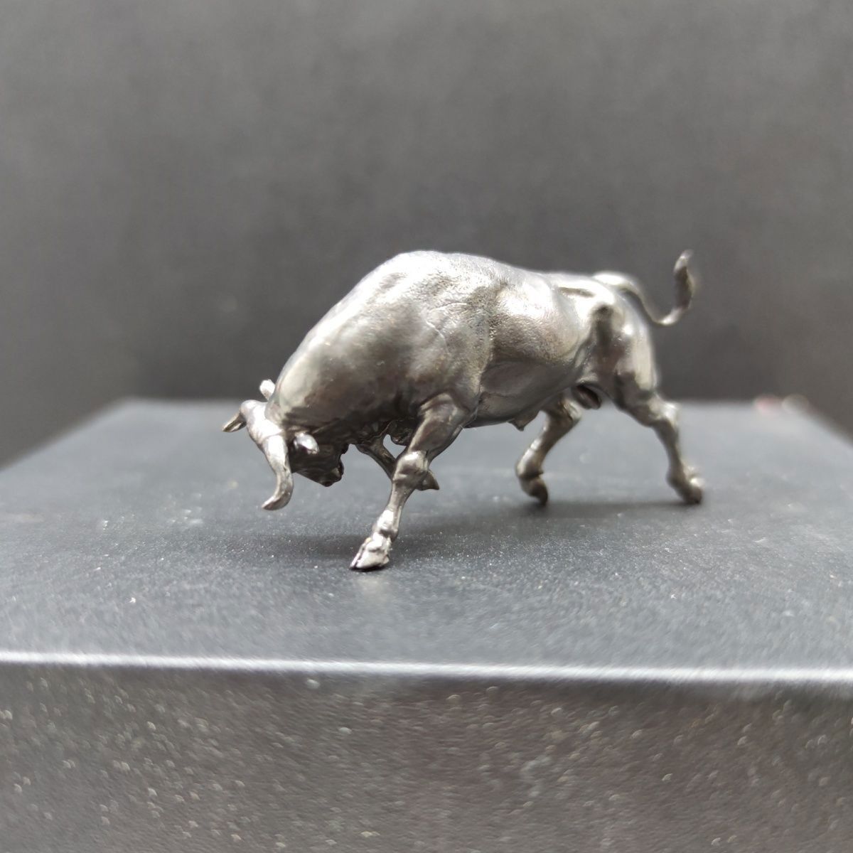 Pure Bronze Black Wall Street Bull Statue Model Ornaments Sculptures HomeDesign