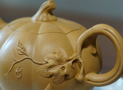 320cc clay pumpkin teapot in Yixing, China-