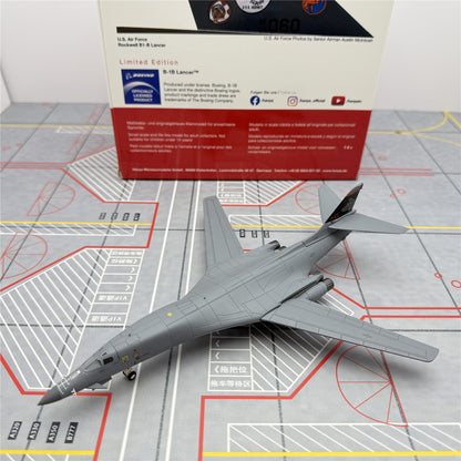 1:200 Herpa U.S. Air Force Rockwell B - 1B Lancer Fighert Plane Diecast Model