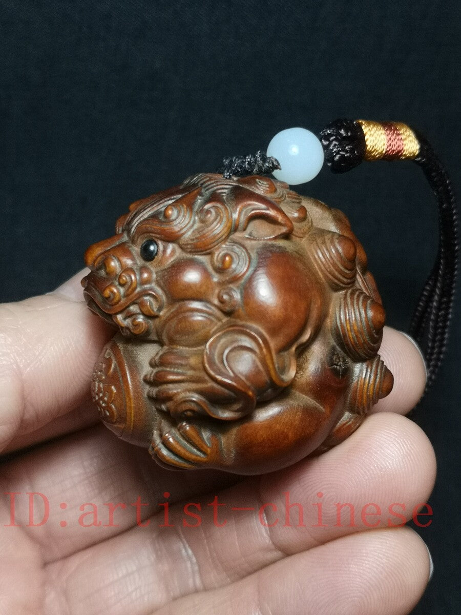 Chinese boxwood hand carved vivid lion Figure statue netsuke collectable gift