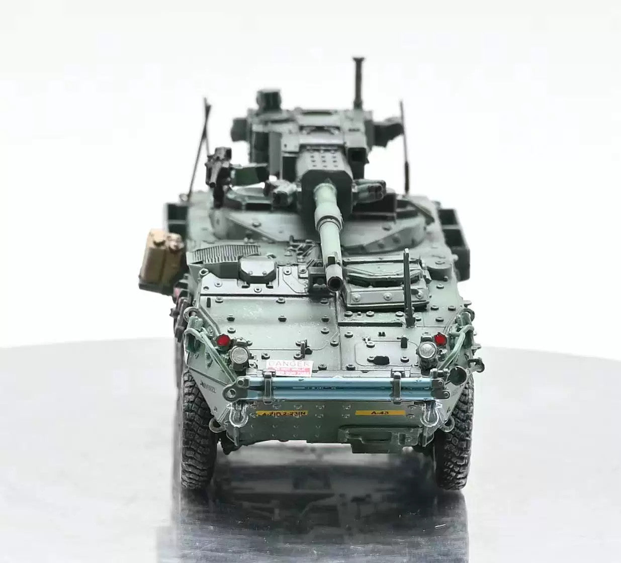 1/72 Sanrong US M1128 Stryker Mobile Artillery Armored Vehicle Tank Green Model