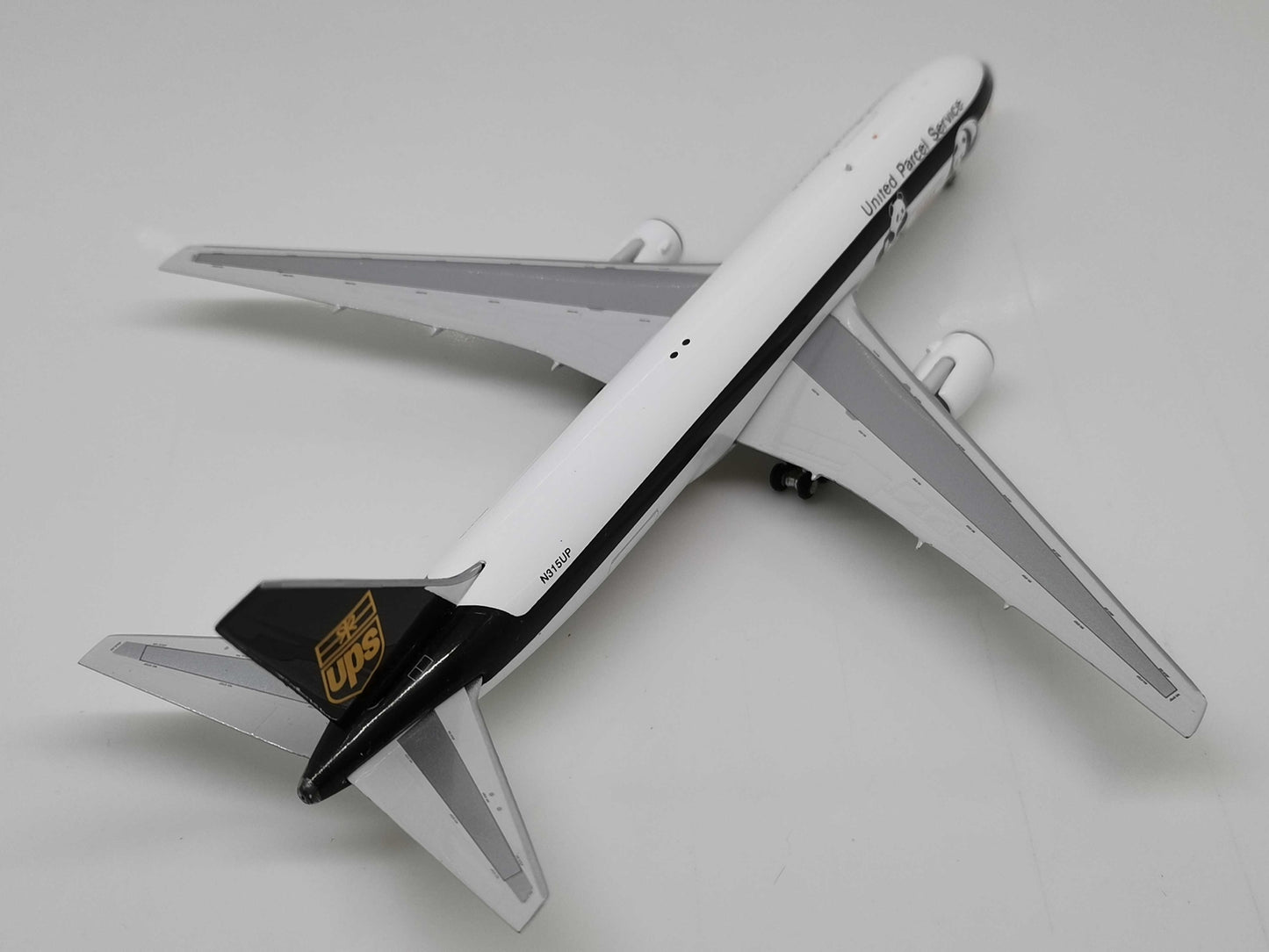 1:400 Phoenix United parcel Service B767-300ER Airplane Diecast Aircraft Model