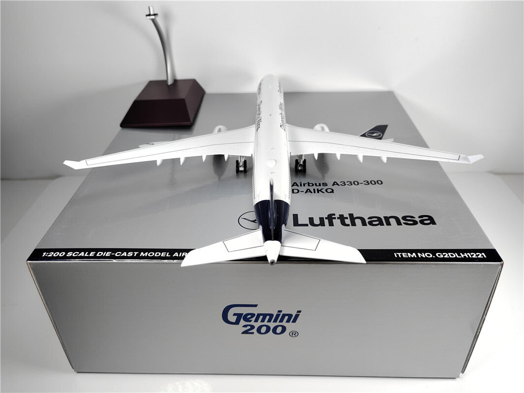 1:200 Geminijets Lufthansa AIRBUS 330-300 Passenger Plane Diecast Aircraft Model