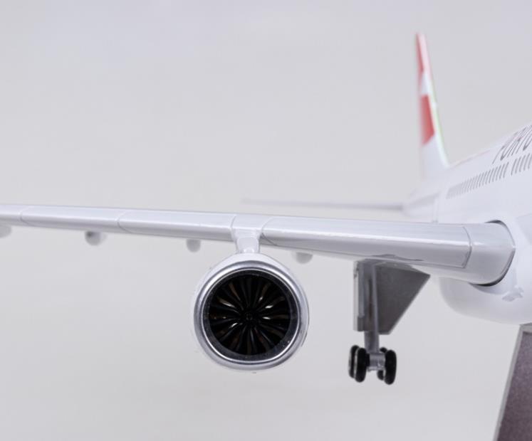 1:135 47CM TAP PORTUGAL AIRBUS A330 Passenger Airplane Landing Gear Resin Model