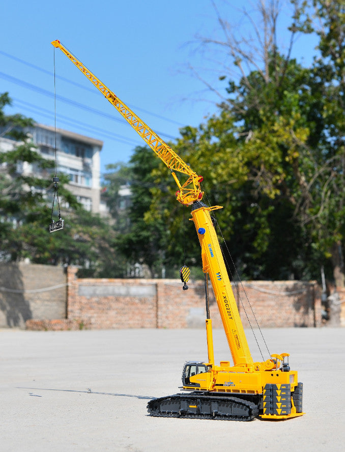 XCMG 1:50 XGC220T TELESCOPIC CRAWLER CRANE Construction Equipment Diecast Model