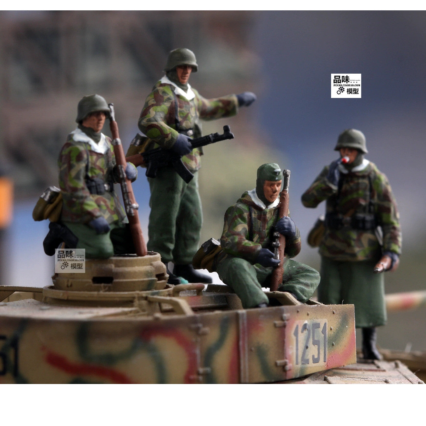1/72 Homemade German Armored Tank Bombardier 4pcs Soldier Finished Colored Model