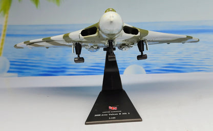 AMER BRITISH Avro Vulcan Bomber 1/144 diecast plane model aircraft
