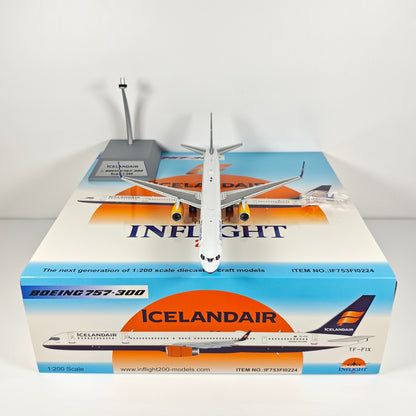 1:200 InFlight Icelandair Boeing 757-300 Passenger Airplane Diecast Plane Model