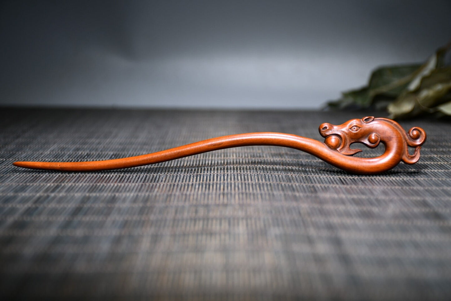 Chinese Antique Boxwood Wooden Carved Dragon Statue Hairpin Hair Accessories Art