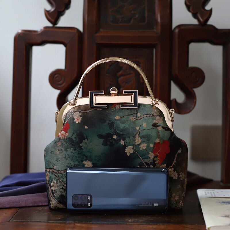 Handmade Bag Pouch Shell Lock Bags Vintage Purse Handbags 120 CM Chain 22*18*6CM
