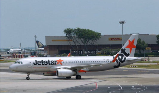 1:400 Phoenix Jetstar Airbus A320 9V-JSQ Airplane Diecast Aircraft Plane Model