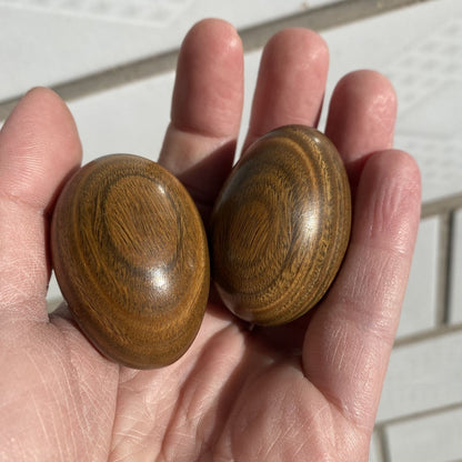 2 PCS Green Sandalwood Hand Exercise Balls Massage Health Care Worry Beads