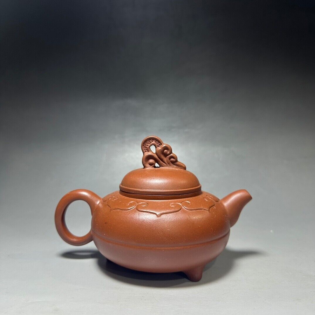 Chinese Yixing Zisha Clay Handmade Exquisite Teapot （三脚云肩 底款：蒋蓉）