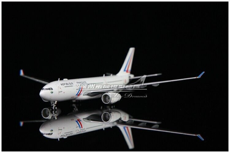 1:400 JC Wings France Air Force AIRBUS A330-200 Passenger Airplane Diecast Model