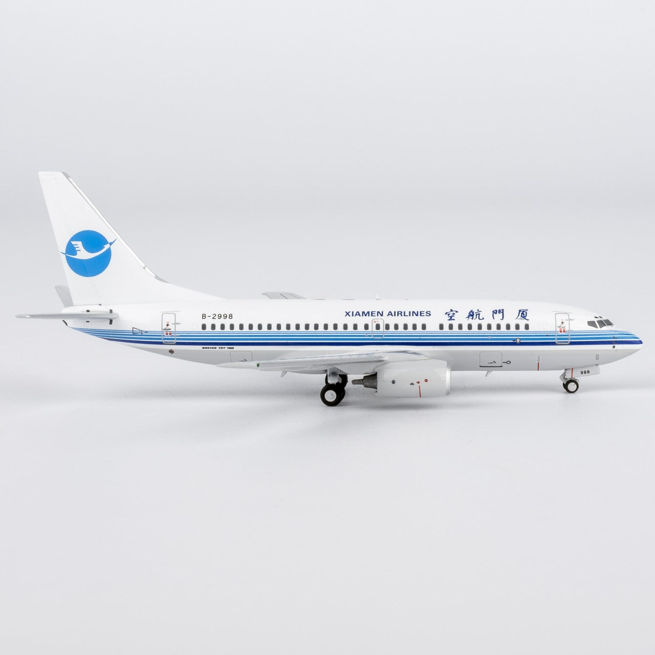1:400 NGmodels XiamenAir Boeing 737-700 Passenger Airplane Diecast Plane Model