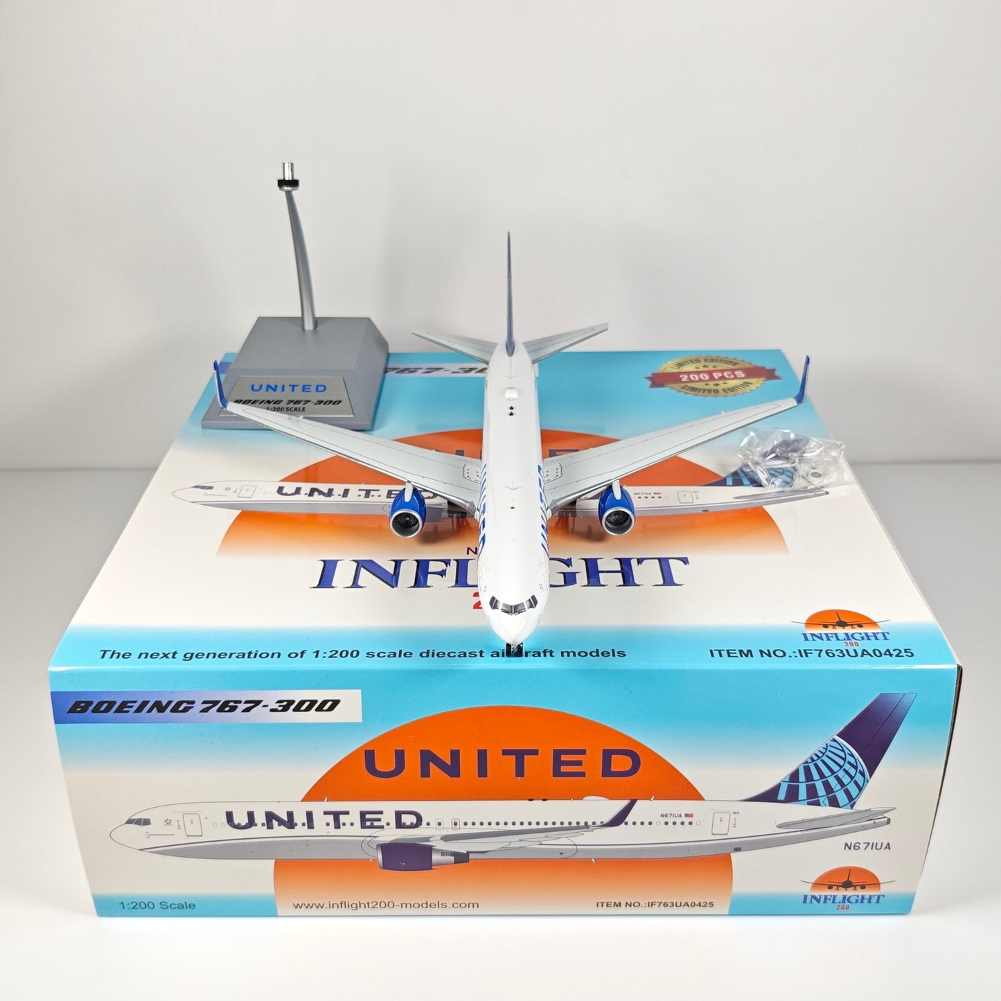 1:200 InFlight United B767-300 N671UA Passenger Airplane Diecast Plane Model