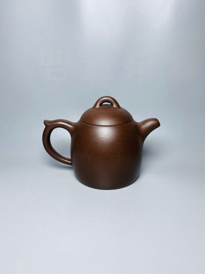 Chinese Yixing Zisha Clay Handmade Exquisite Teapot （珐琅彩秦权壶 底款：徐方怀）