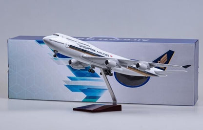 1:150 47CM SINGAPORE AIRLINES BOEING 747-400 Plane Led Sound Light Resin Model