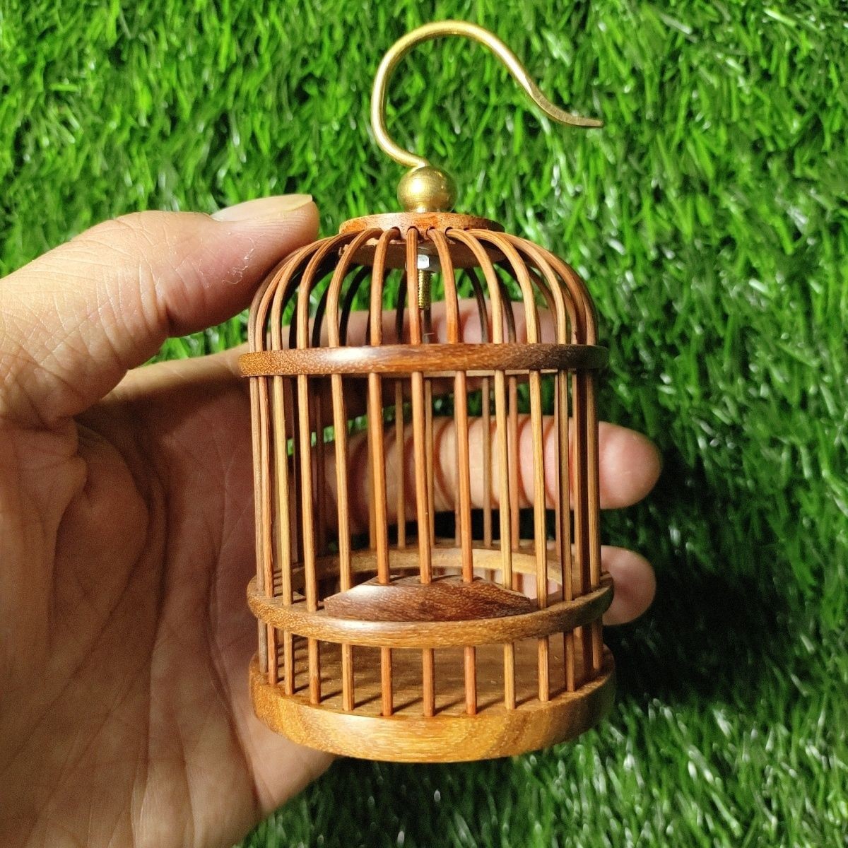 Bamboo Mini Insect Cage Handmade Katydid Cricket Cage Ornament 7cm Diameter