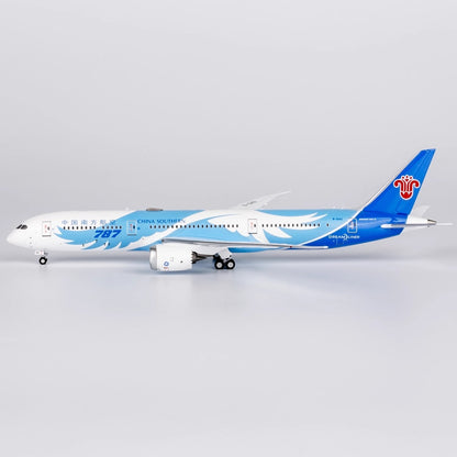 1:400 NGmodels China Southern B787-9 Passenger Airplane Diecast Plane Model