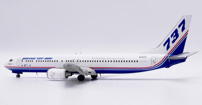 1:200 JC Wings Boeing Company BOEING B737-900 Airplane Diecast Aircraft Model