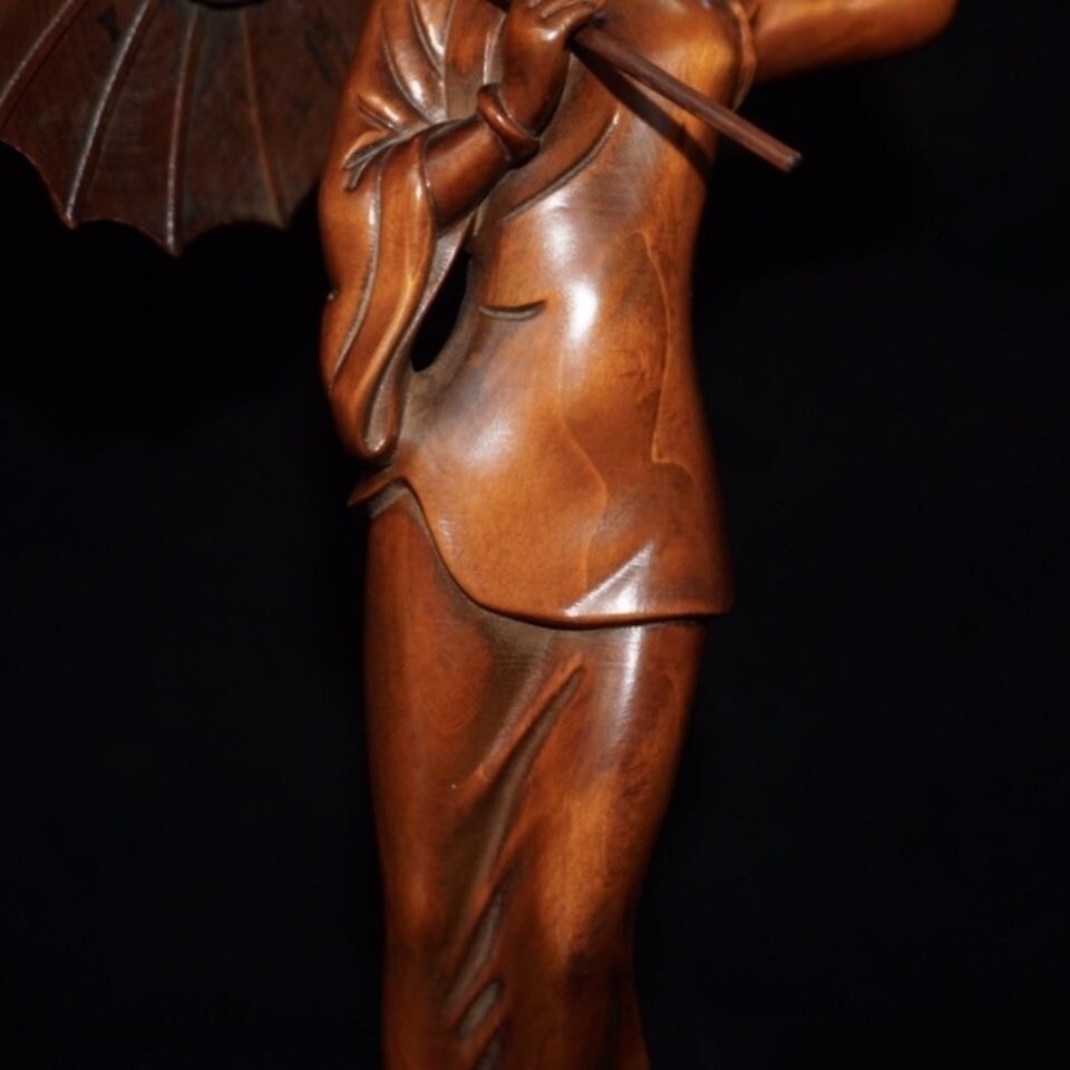 Ornament Boxwood carving Chinese traditional beauty holding umbrella girl statue