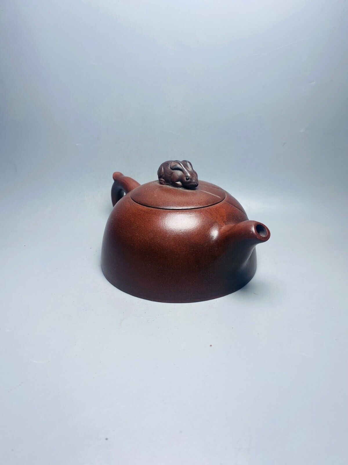 Chinese Yixing Zisha Clay Handmade Exquisite Teapot （玉兔 底款：尹聴華）