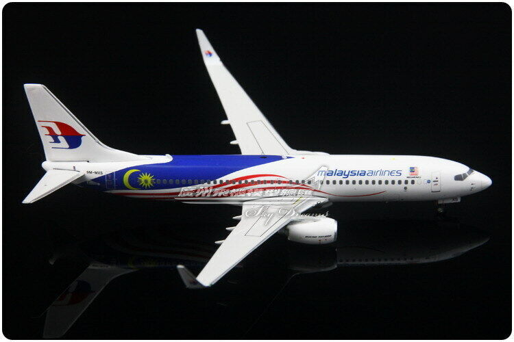 1:400 Phoenix Malaysia Airlines BOEING 737-800 Passenger Airplane Diecast Model