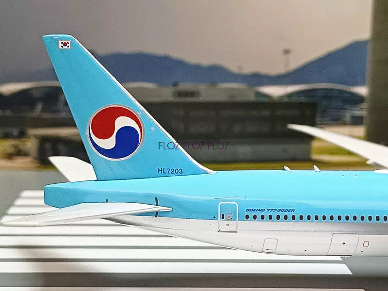 Phoenix Korean Air for Boeing B777-300ER HL7203 We are our pride 1:400 Model