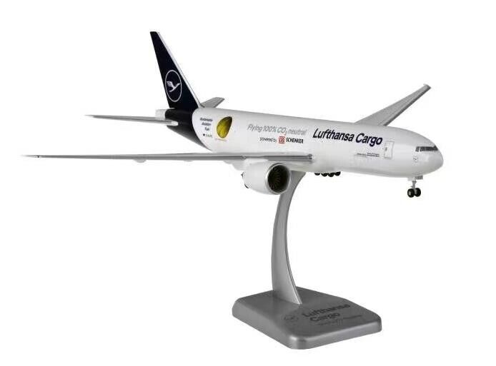 1:200 32CM Hogan Lufthansa BOEING 777F Airplane ABS Plastic Aircraft Plane Model