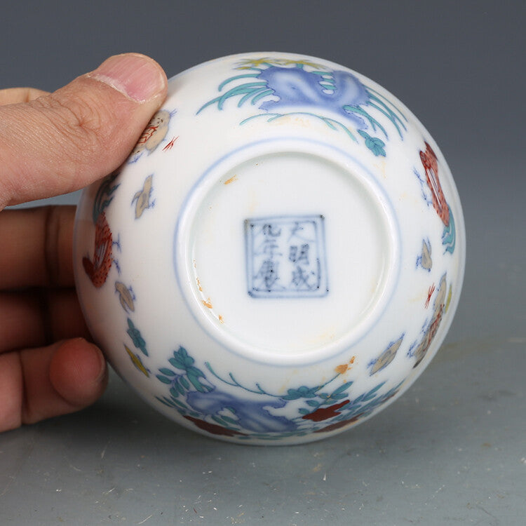3.1" Chinese Ming Doucai Contrasting Colors Porcelain Animal Cock Rooster Cup
