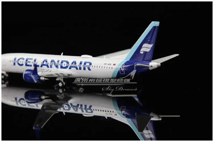 1:400 GeminiJets ICELANDAIR BOEING 737 MAX 8 Passenger Airplane Diecast Model