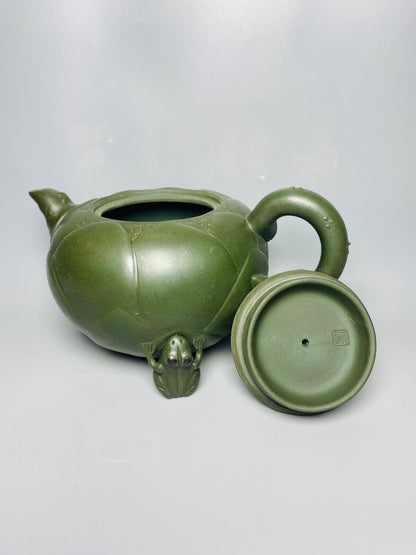 Chinese Yixing Zisha Clay Handmade Exquisite Teapot（ 莲子青蛙壶 底款：蒋蓉）