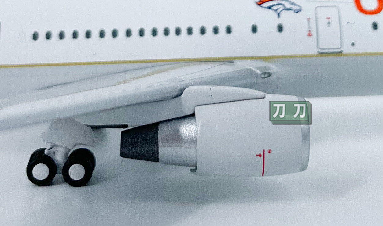 1:400 Panda UNITED BOEING 767-400 Passenger Airplane Diecast Aircraft Model