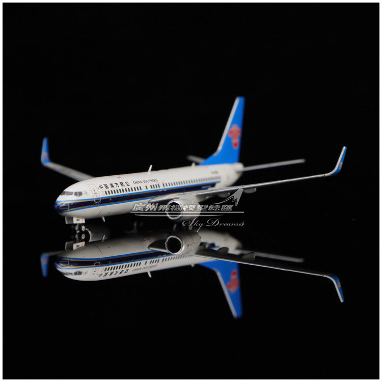 1:400 JC Wings CHINA SOUTHERN Boeing 737-800 Passenger Airplane Diecast Model