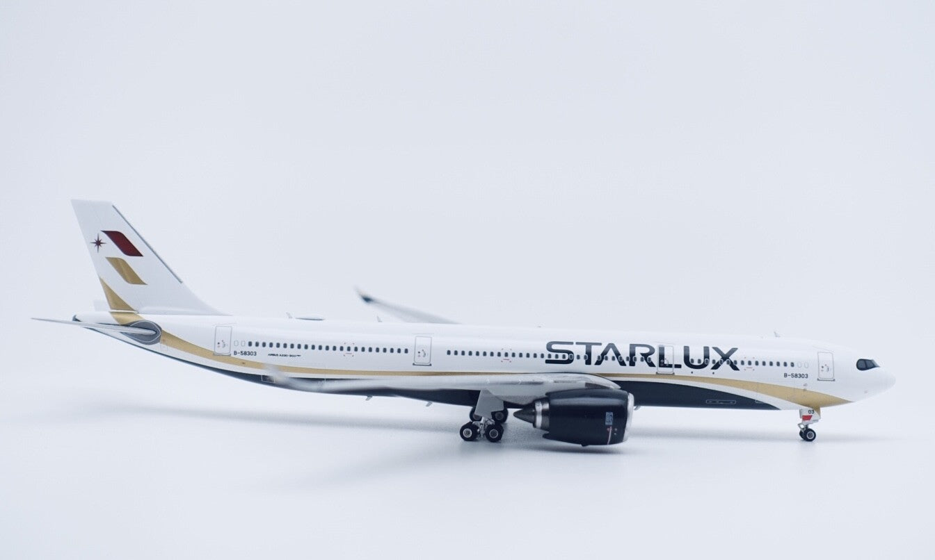 1:400 Phoenix Starlux Airlines A330-900neo Airplane Diecast Aircraft Model