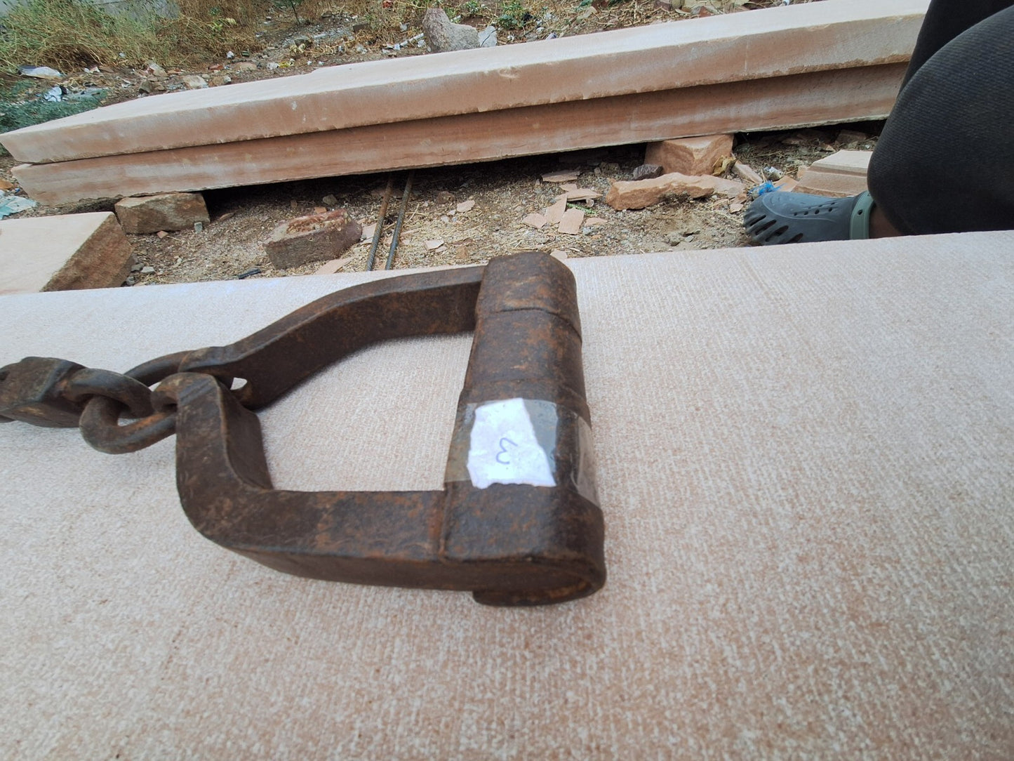 OLD VINTAGE HAND FORGED HORSE LEG IRON CHAIN ANIMALS SHACKLES - SET OF 2
