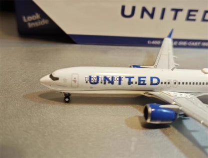 GeminiJets for United Airlines for Boeing B737 MAX9 N37555 1:400 Aircraft Model