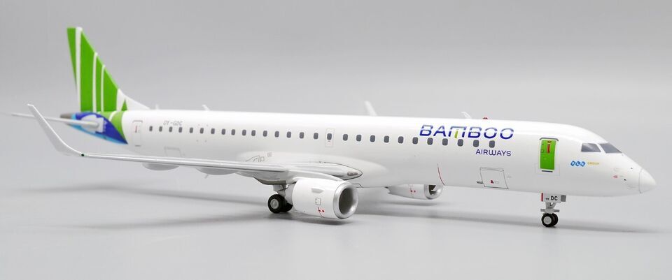 1:200 JC Wings BAMBOO AIRWAYS Embraer ERJ190-200LR Passenger Plane Diecast Model