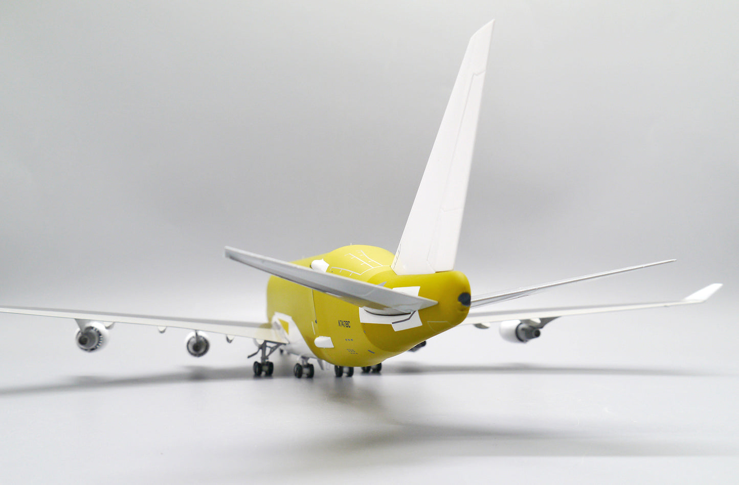 1:200 JC Wings Boeing Plane B747-400LCF Yellow Livery Diecast Aircraft Model