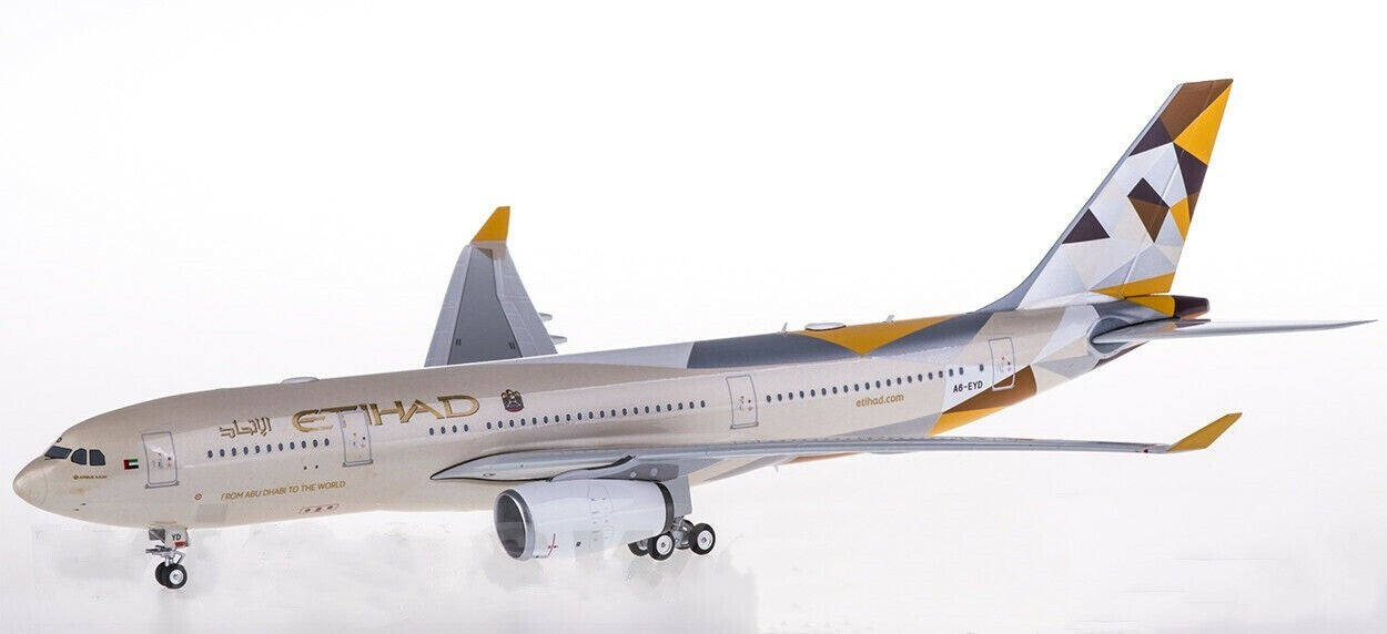 1:200 30CM Eagle ETIHAD AIRWAY AIRBUS A330-200 Passenger Airplane Diecast Model