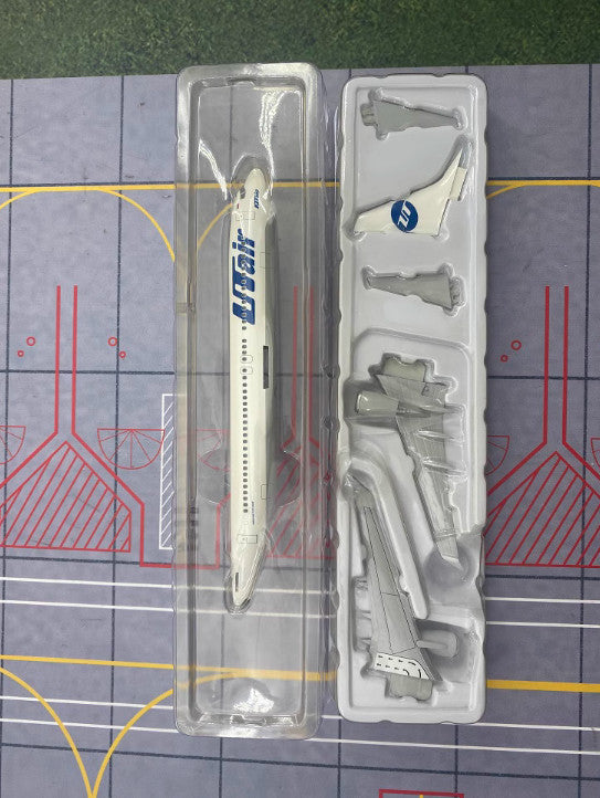 1:200 Hogan UTair Boeing 737-800 Passenger Airplane ABS Plastic Aircraft Model