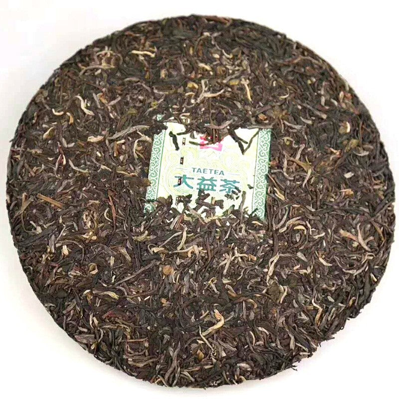China Yunnan Classical Pu-erh Raw Puer Menghai Dayi 7542 Pu'er Tea Cake tee,357g