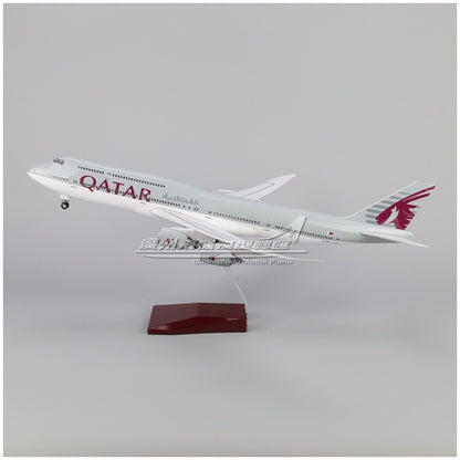 1:160 47CM QATAR BOEING 747-8 Airplane Landing Gear Resin Plane Aircraft Model