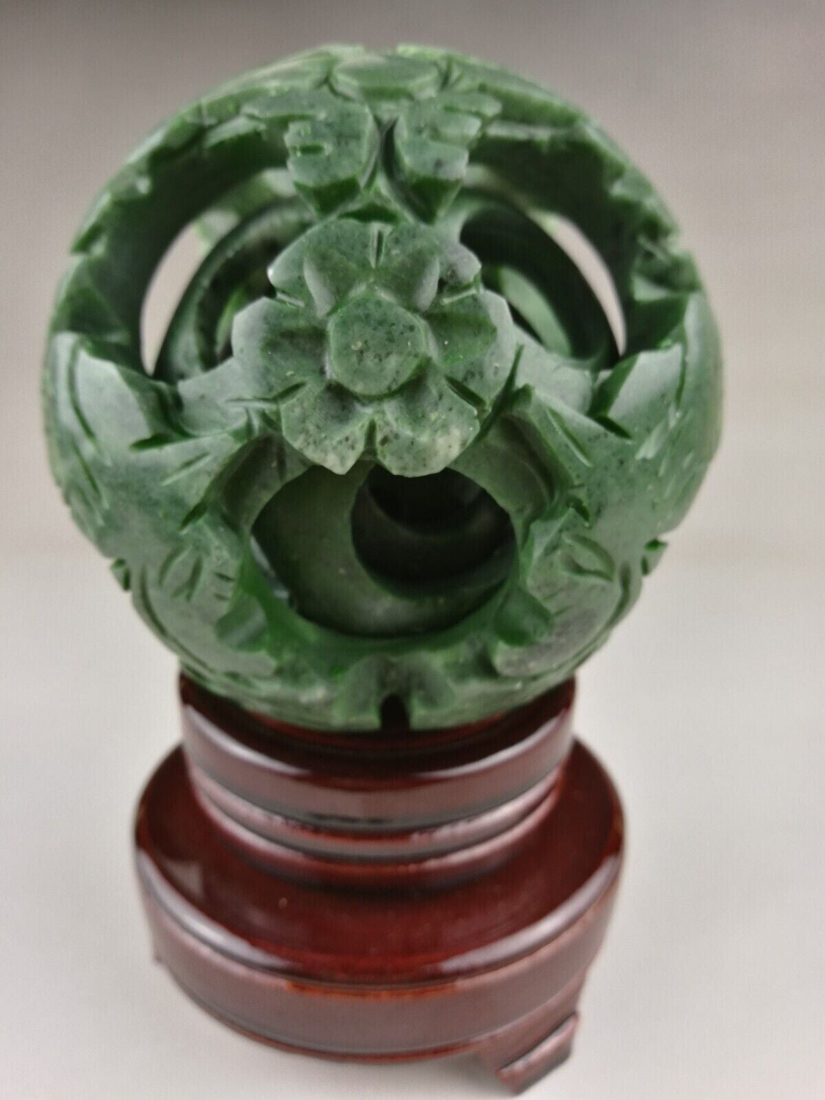 Chinese green jade Hollow-out carved fengshui dragon ball magic Statue